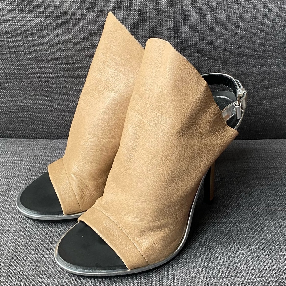 Balenciaga Glove Sandals in Dune and Silver - Picture 2 of 8